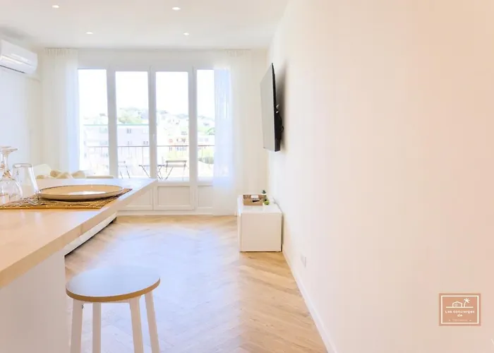 The Break Apartment